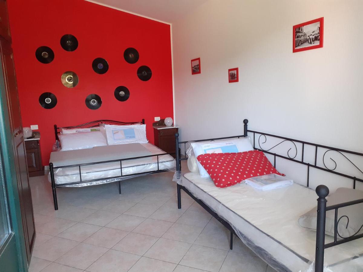 B&B Marzo '51 Villasimius Buitenkant foto