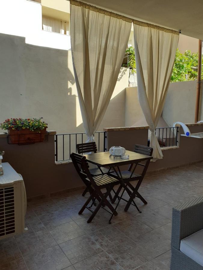 B&B Marzo '51 Villasimius Buitenkant foto