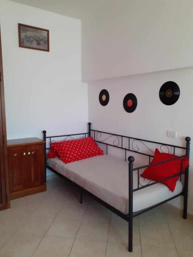 B&B Marzo '51 Villasimius Buitenkant foto